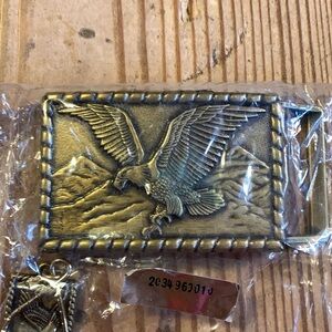 VINTAGE LEVI STRAUSS FLYING BALD EAGLE OVER MOUNTAIN BRASS BELT BUCKLE/KEYCHAIN
